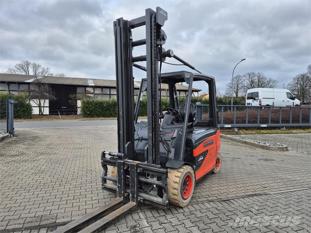 Linde E50HL 电动叉车
