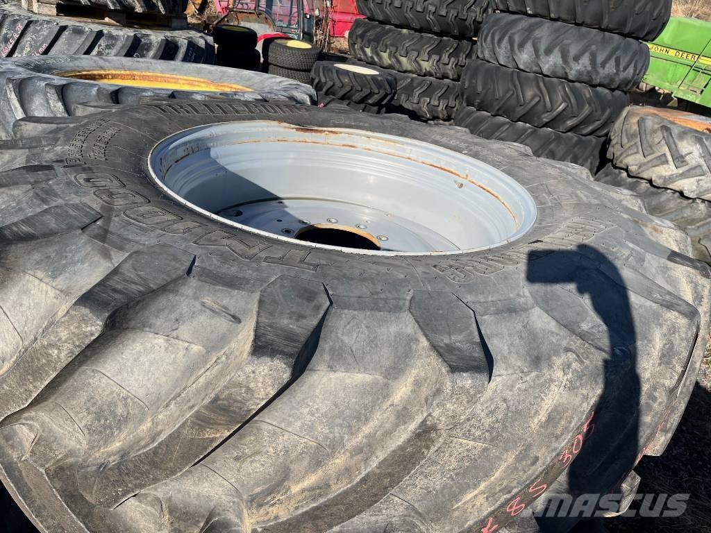 Trelleborg 710/70-R42 till Massey Ferguson 8S.305 Pneumatici, ruote e cerchioni