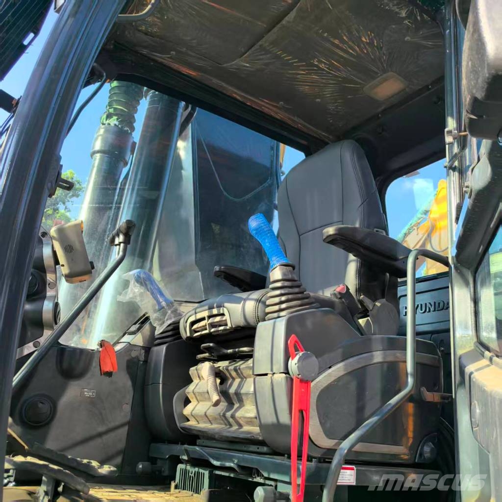 Hyundai Robex 305LC-9T Kāpurķēžu ekskavatori