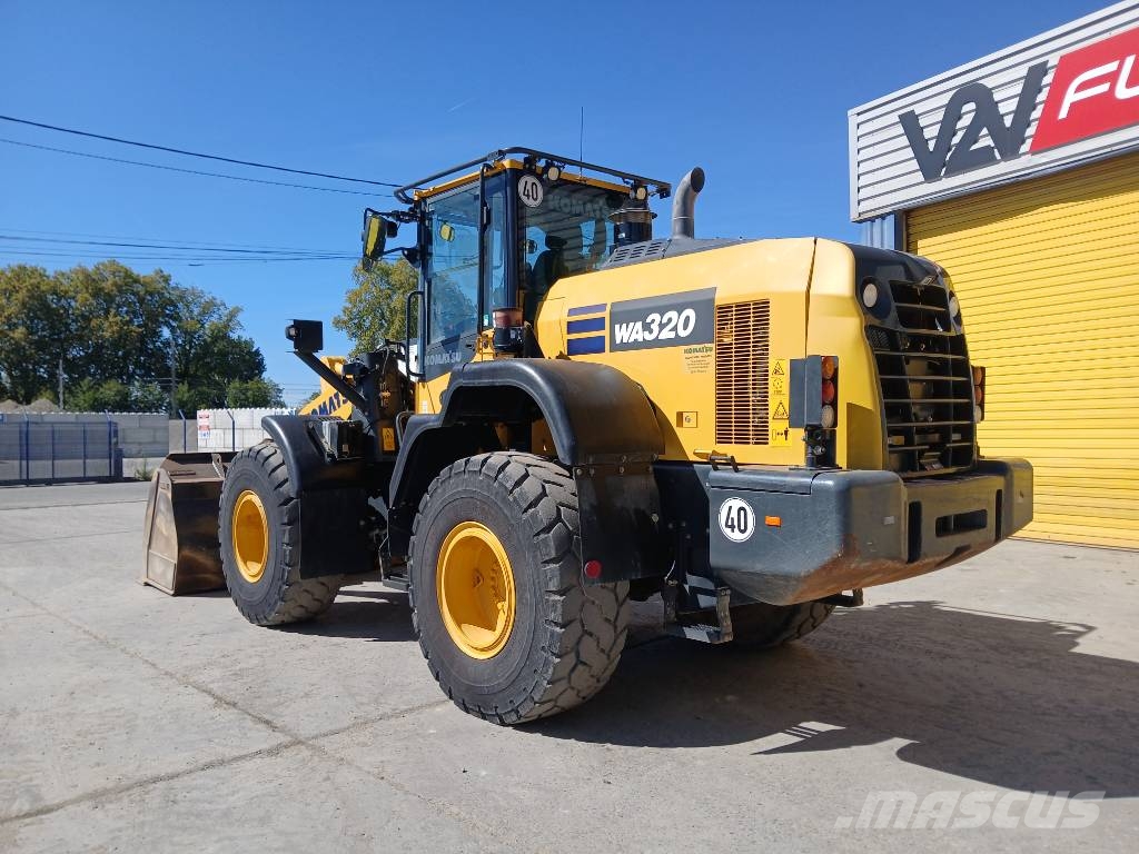 Komatsu WA 320-8 Gumikerekes homlokrakodók