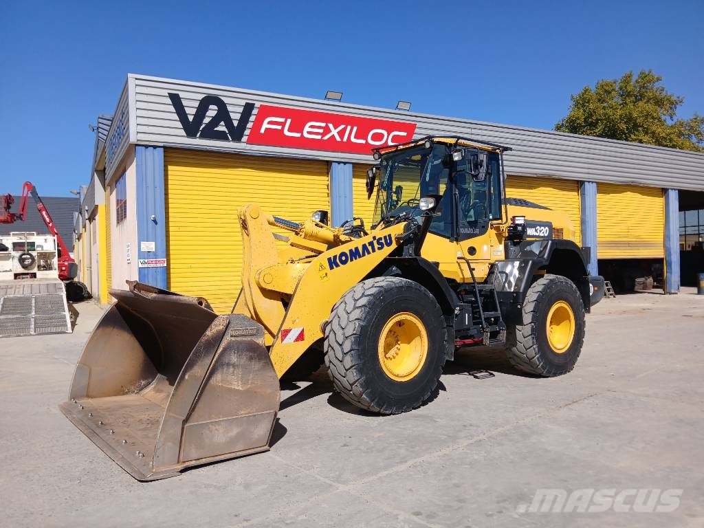 Komatsu WA 320-8 Gumikerekes homlokrakodók
