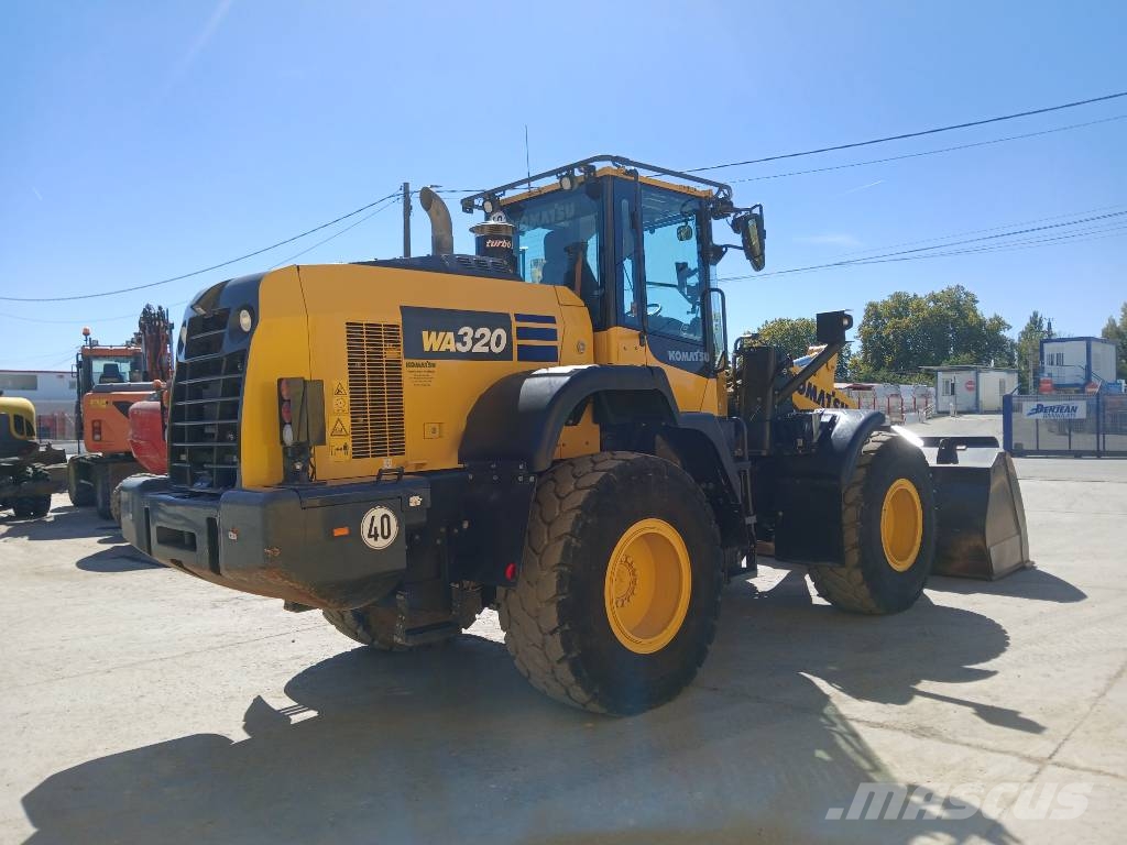 Komatsu WA 320-8 Gumikerekes homlokrakodók