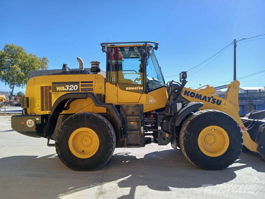 Komatsu WA 320-8 Gumikerekes homlokrakodók
