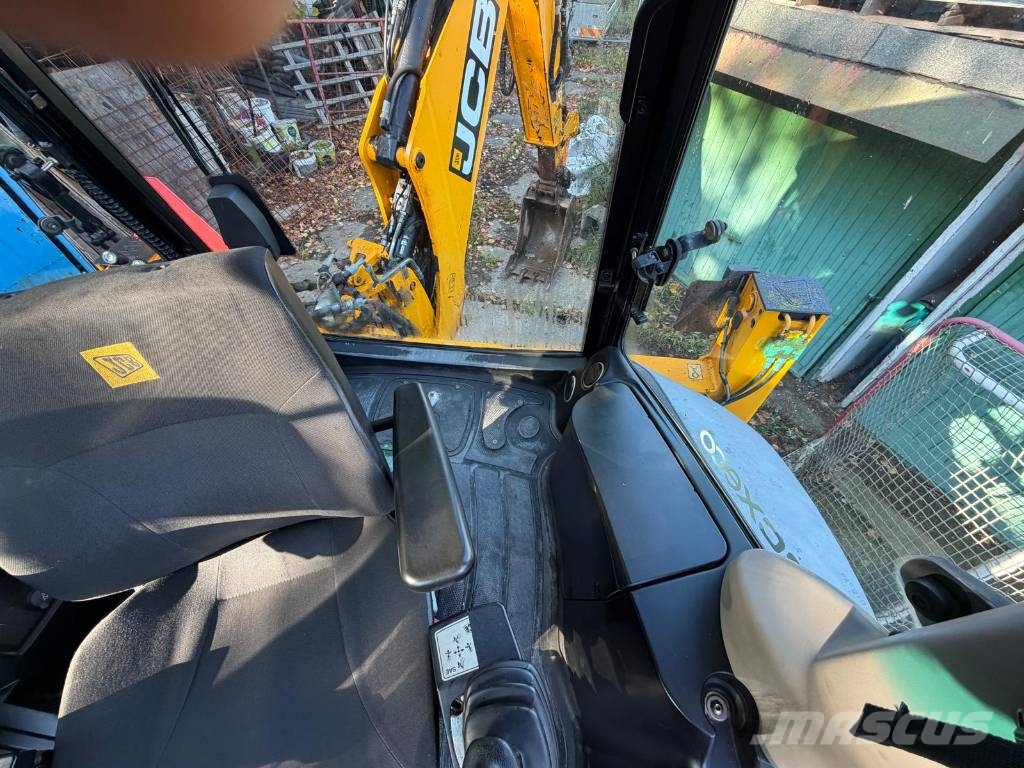 JCB 3 CX Товарач със заден ексватор