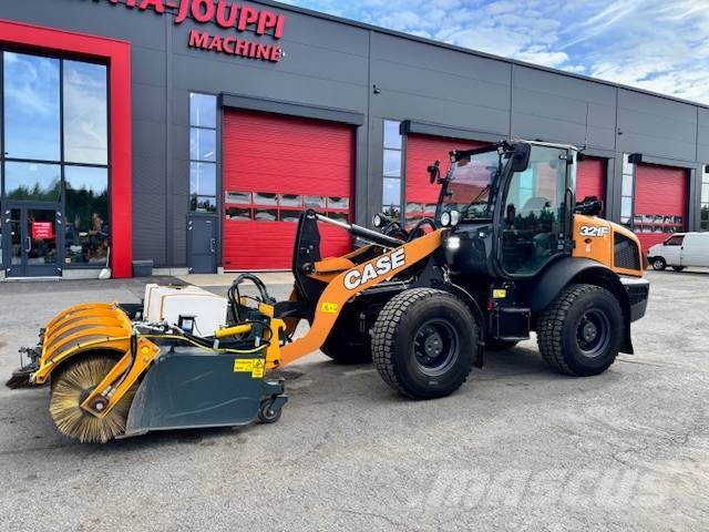 CASE 321 F / 8 KPL LISÄLAITETTA !!!! Wielladers