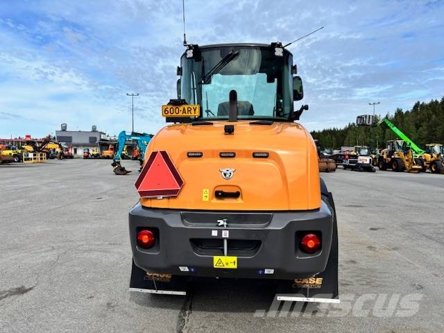 CASE 321 F / 8 KPL LISÄLAITETTA !!!! Wielladers