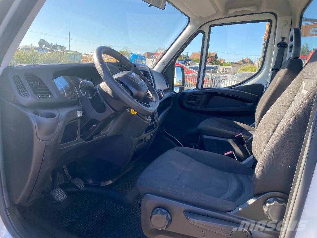 Iveco DAILY 35S140 2.3D/140-BOCKER HL34/1-8LH endommagé Andre
