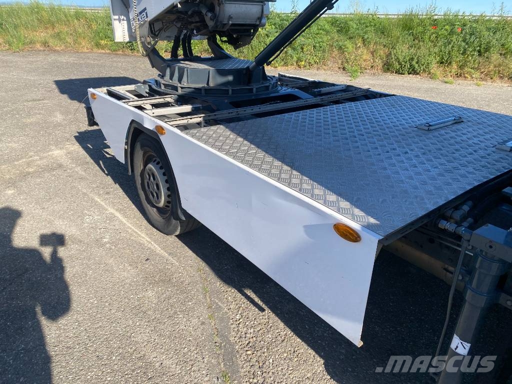 Iveco DAILY 35S140 2.3D/140-BOCKER HL34/1-8LH endommagé Andre