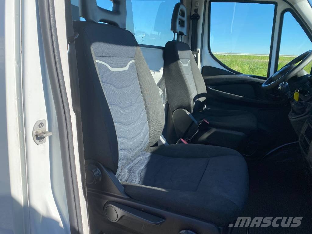 Iveco DAILY 35S140 2.3D/140-BOCKER HL34/1-8LH endommagé Andre