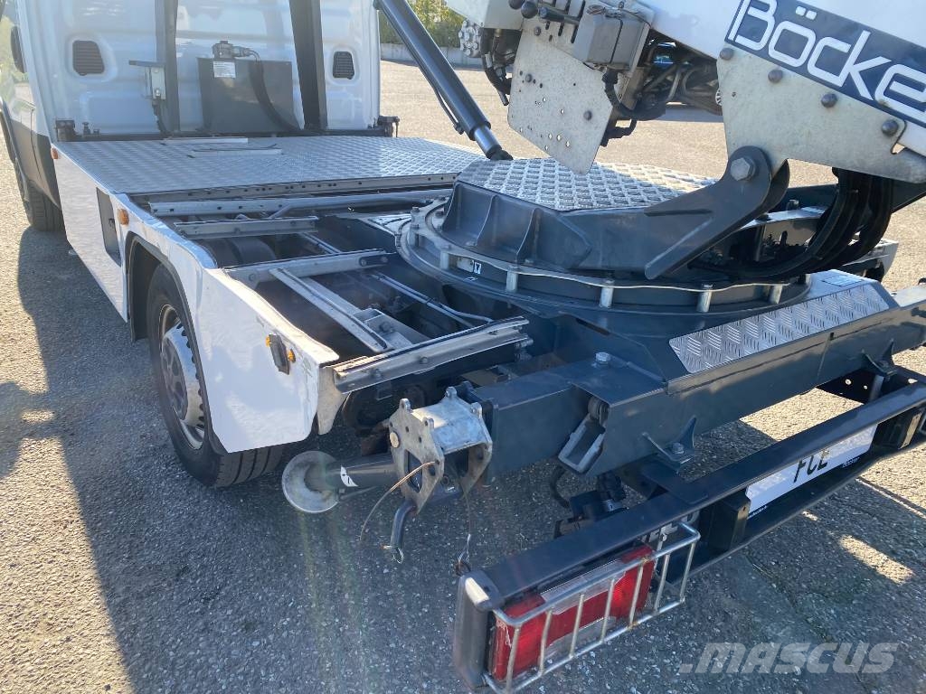 Iveco DAILY 35S140 2.3D/140-BOCKER HL34/1-8LH endommagé Andre