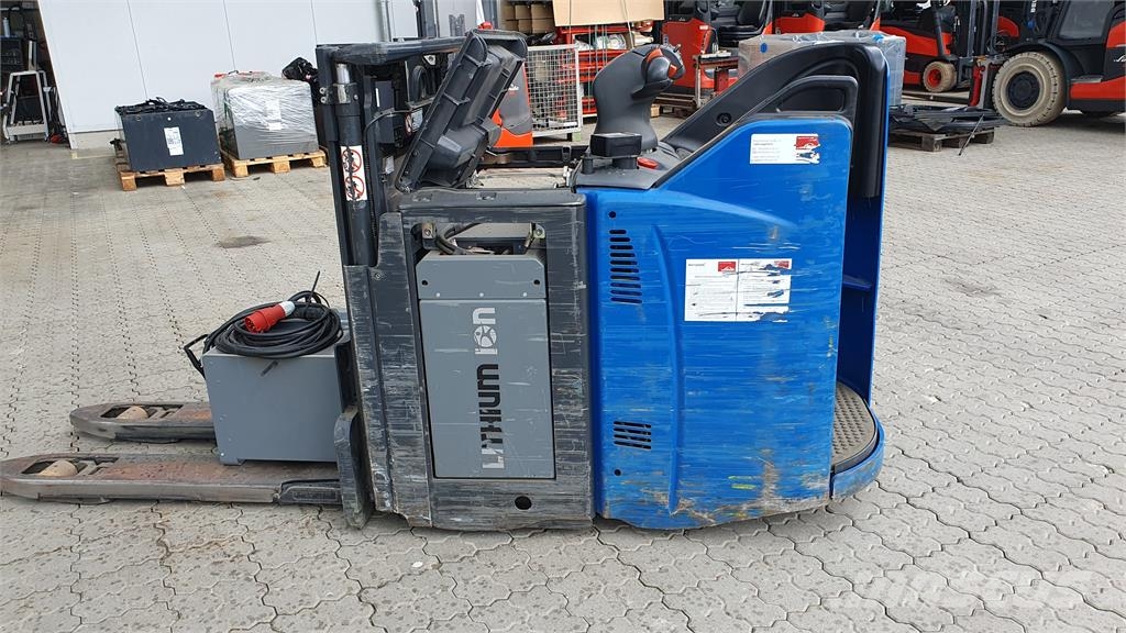 Linde D12 SP Samopogonski ručni viličari