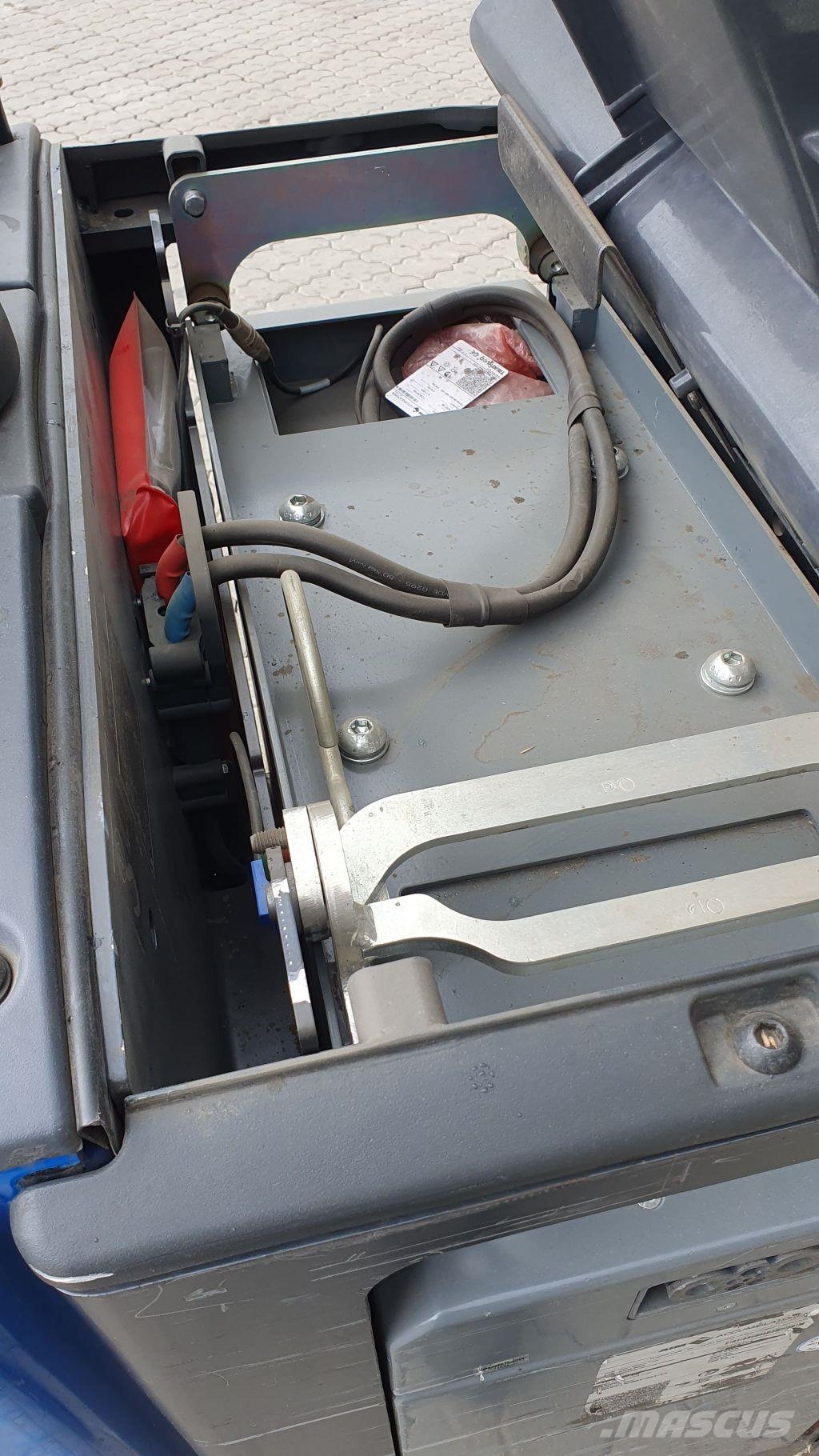 Linde D12 SP 行走式堆垛机
