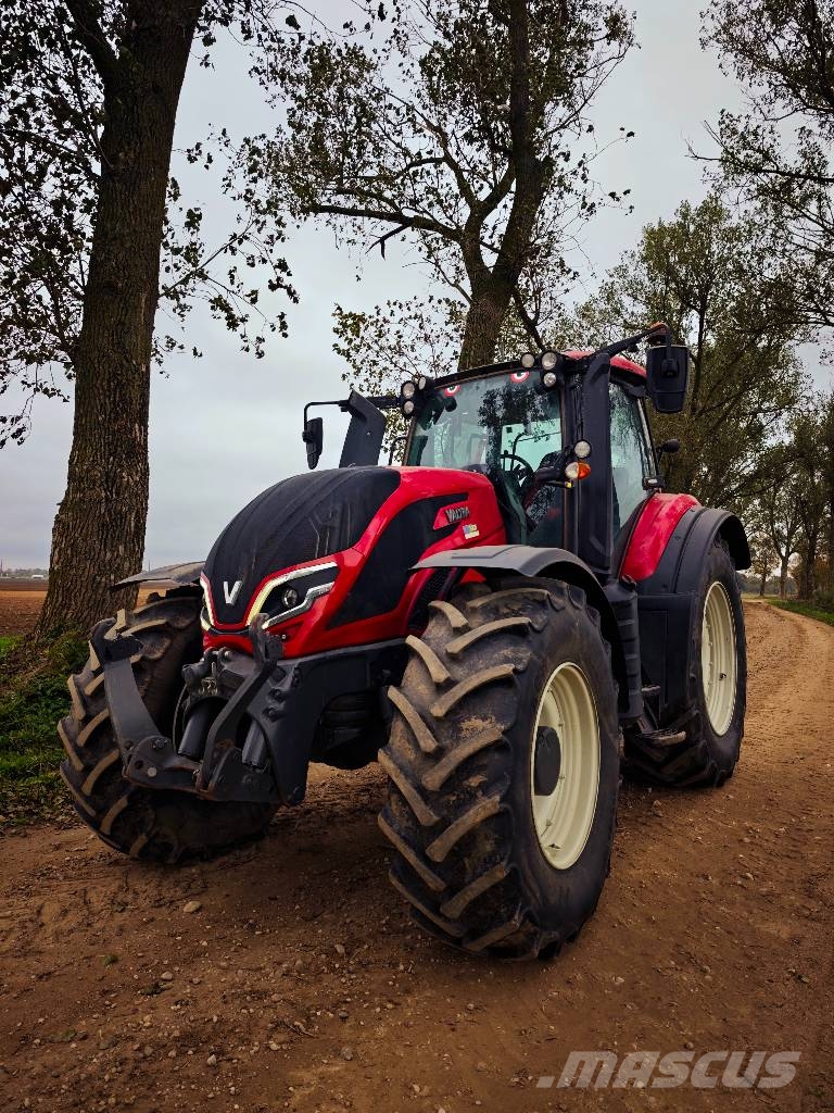 Valtra T 215 Versus Traktori