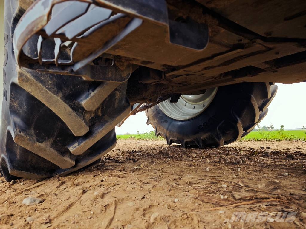 Valtra T 215 Versus Traktori