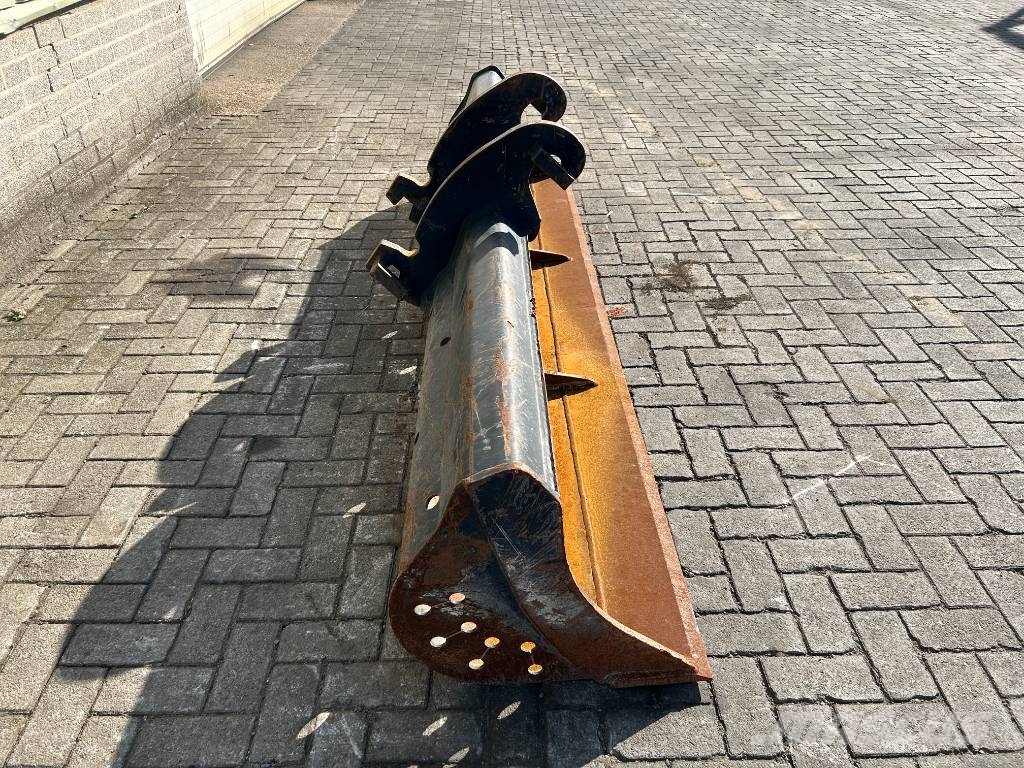 Slootbak 300 mm CW 30 Godet