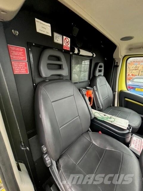 Fiat Ducato A&E Fiat Ducato A&E Vehicle with Stryker Pr سيارات إسعاف