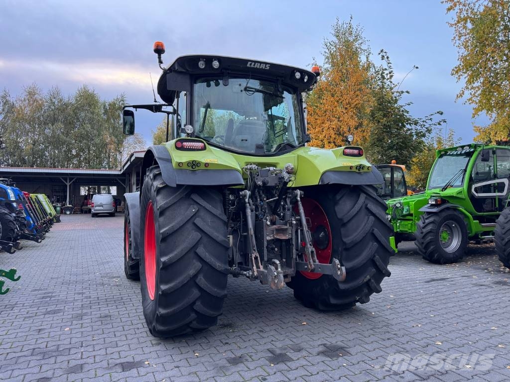 CLAAS ARION 640 CEBIS Hexashift Traktorit