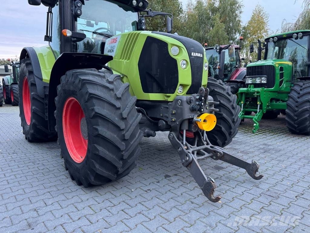 CLAAS ARION 640 CEBIS Hexashift Traktorit