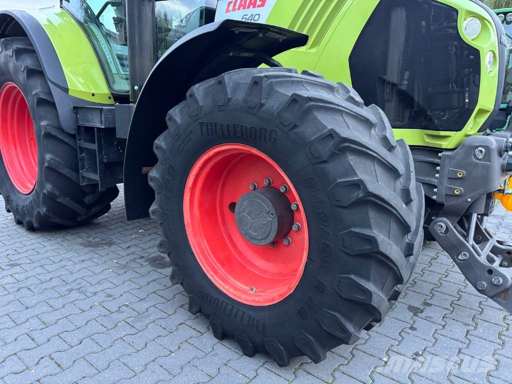 CLAAS ARION 640 CEBIS Hexashift Traktorit