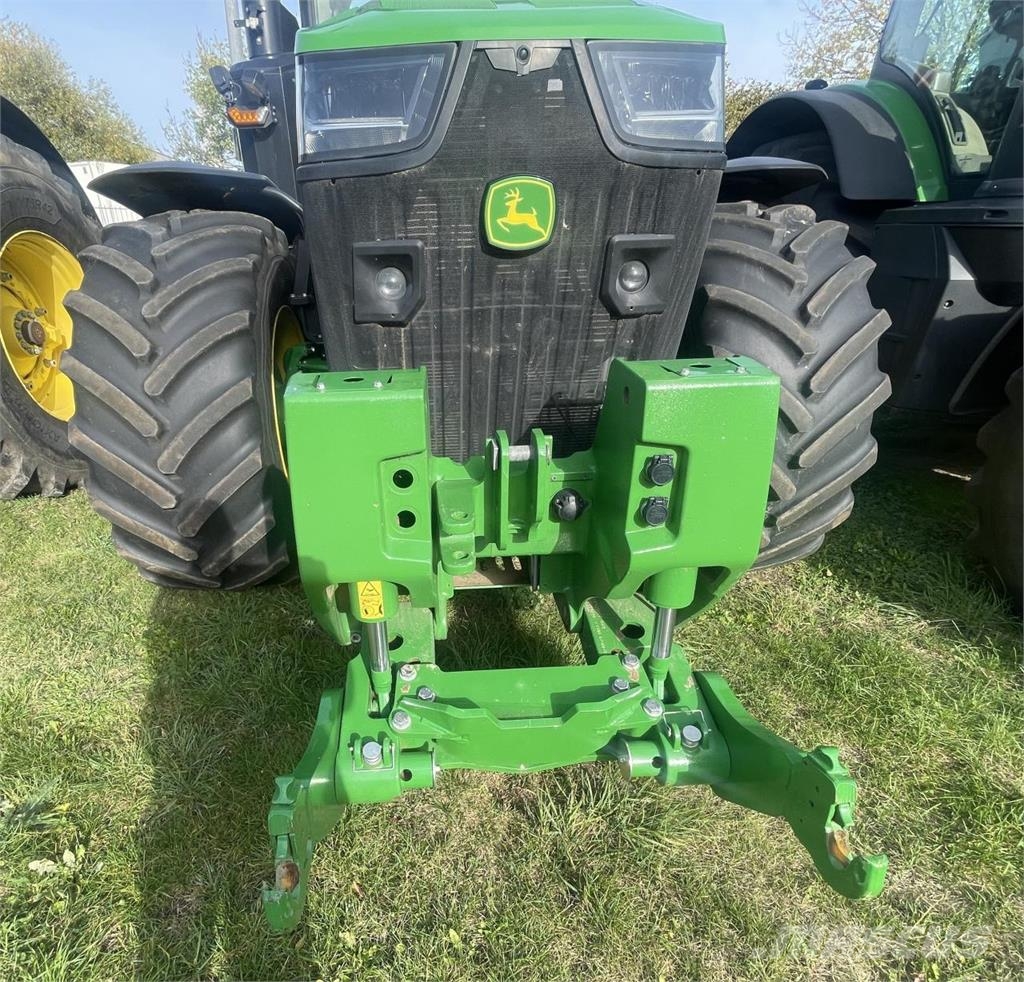 John Deere 8R 410 e23 Трактори