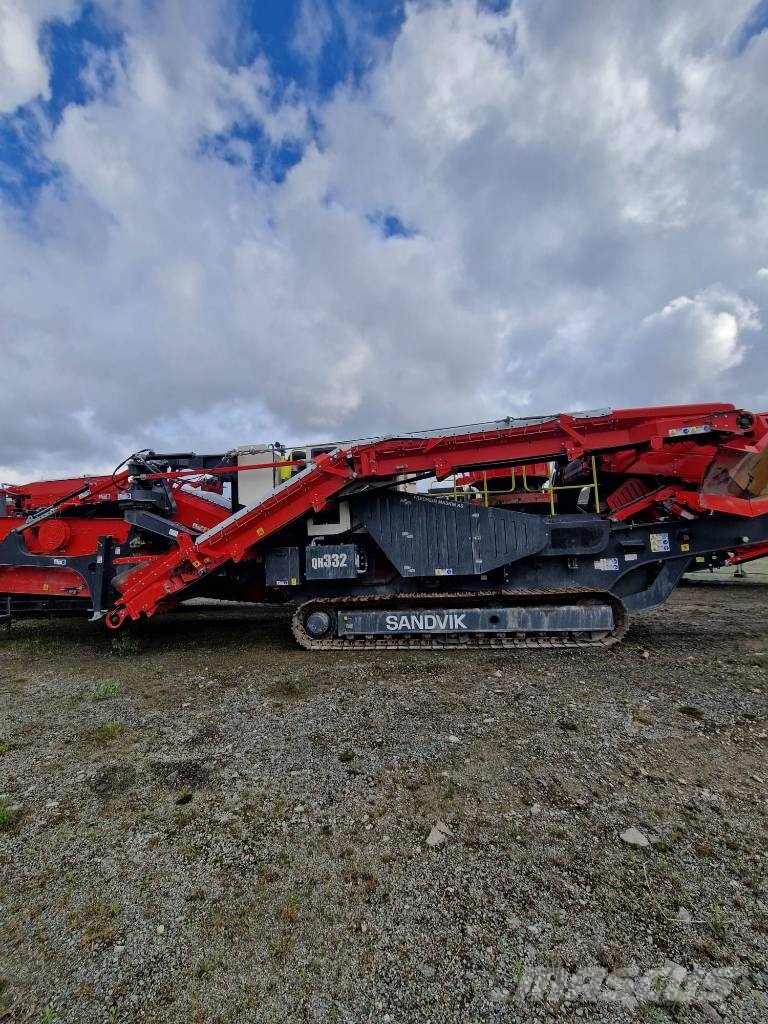 Sandvik QH 332 DDHS Trituradoras móviles