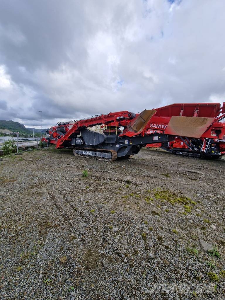 Sandvik QH 332 DDHS Trituradoras móviles
