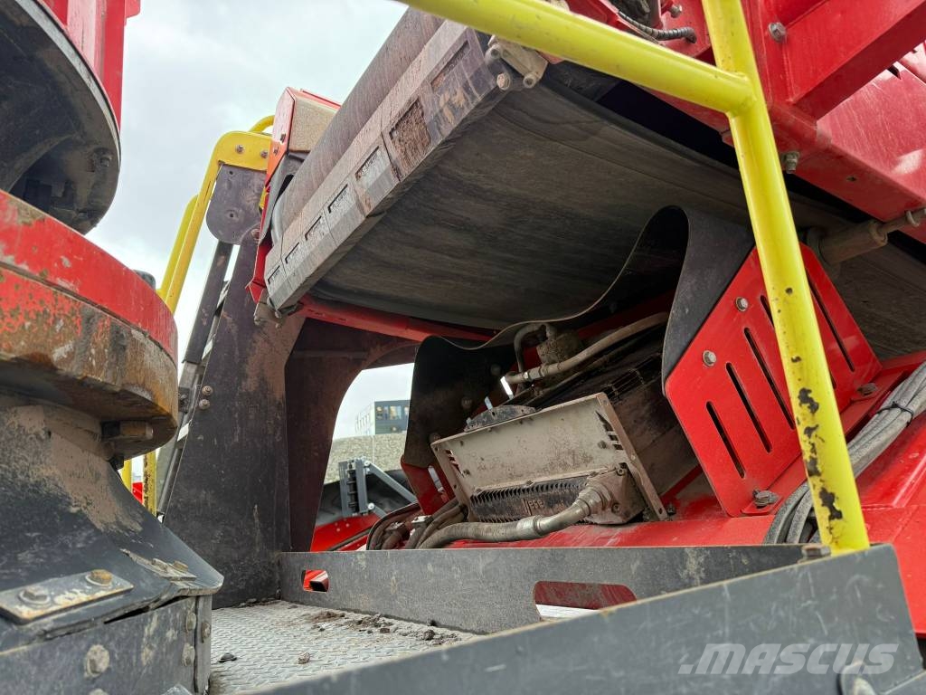 Sandvik QH 332 DDHS Trituradoras móviles