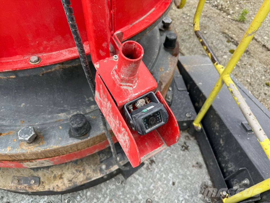 Sandvik QH 332 DDHS Trituradoras móviles