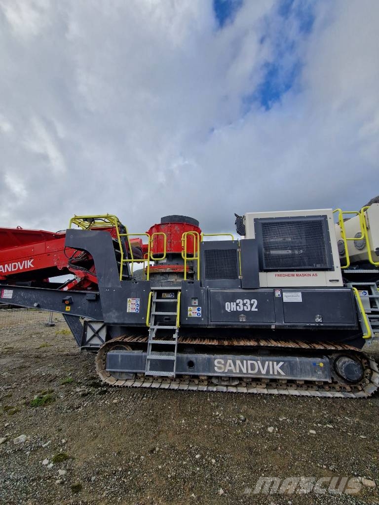 Sandvik QH 332 DDHS Trituradoras móviles