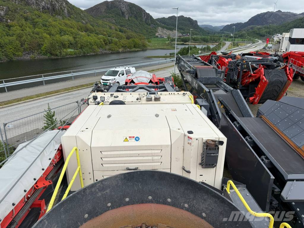 Sandvik QH 332 DDHS Trituradoras móviles