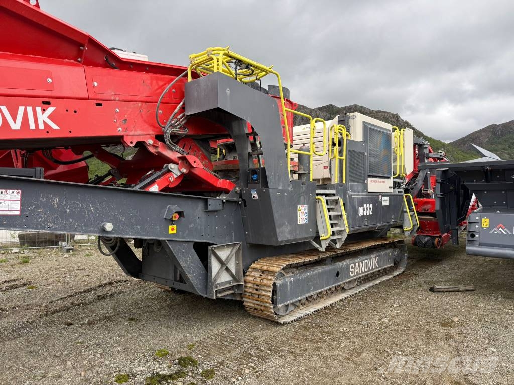 Sandvik QH 332 DDHS Trituradoras móviles