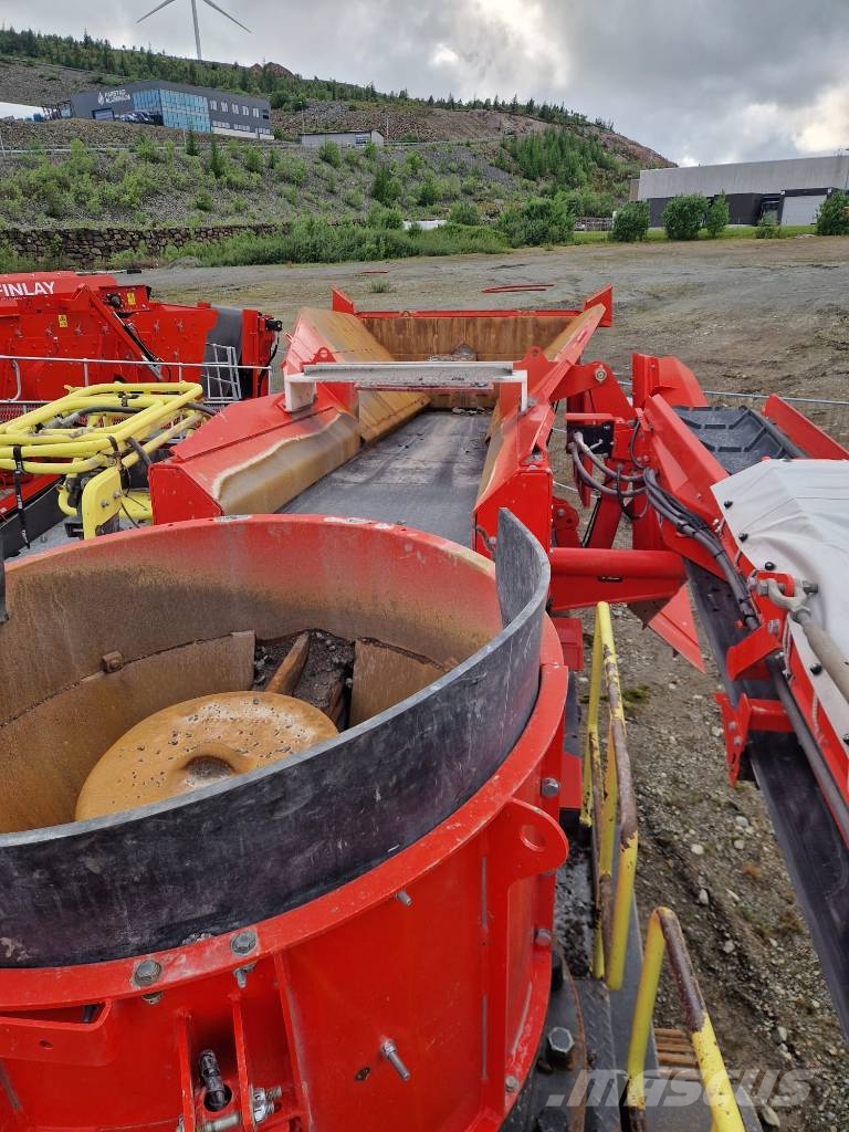 Sandvik QH 332 DDHS Trituradoras móviles