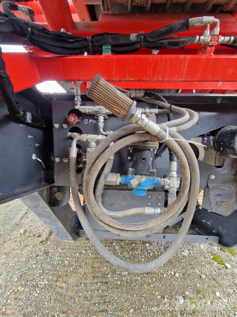 Sandvik QH 332 DDHS Trituradoras móviles