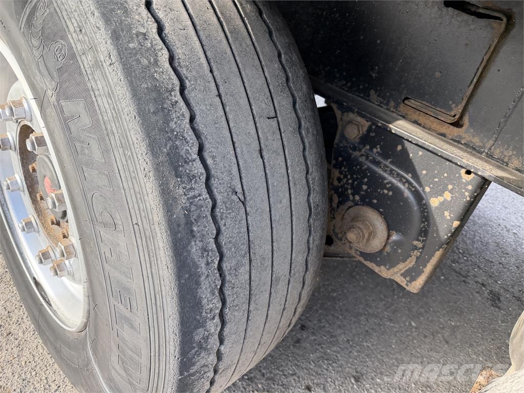 Kögel SN 24 VIN 527 Poluprikolice sa ciradom