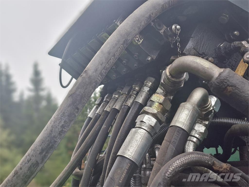 Timberjack FMG 1010 集运机