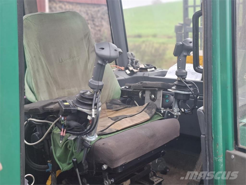 Timberjack FMG 1010 集运机