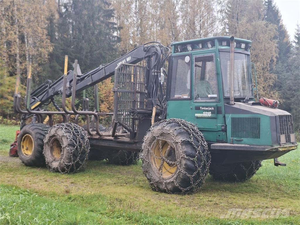 Timberjack FMG 1010 集运机
