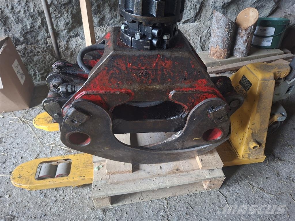 Timberjack FMG 1010 集运机