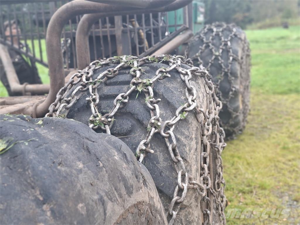 Timberjack FMG 1010 集运机