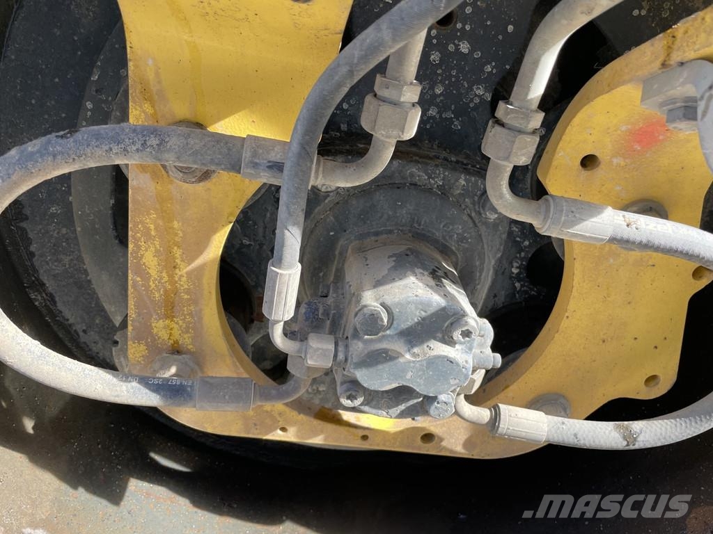 Bomag BW 100 AD-5 مداحل ثنائية الاسطوانة