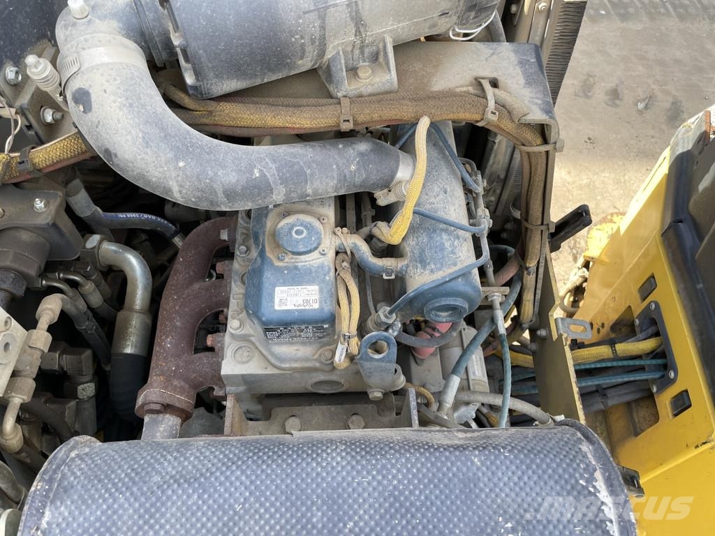 Bomag BW 100 AD-5 مداحل ثنائية الاسطوانة