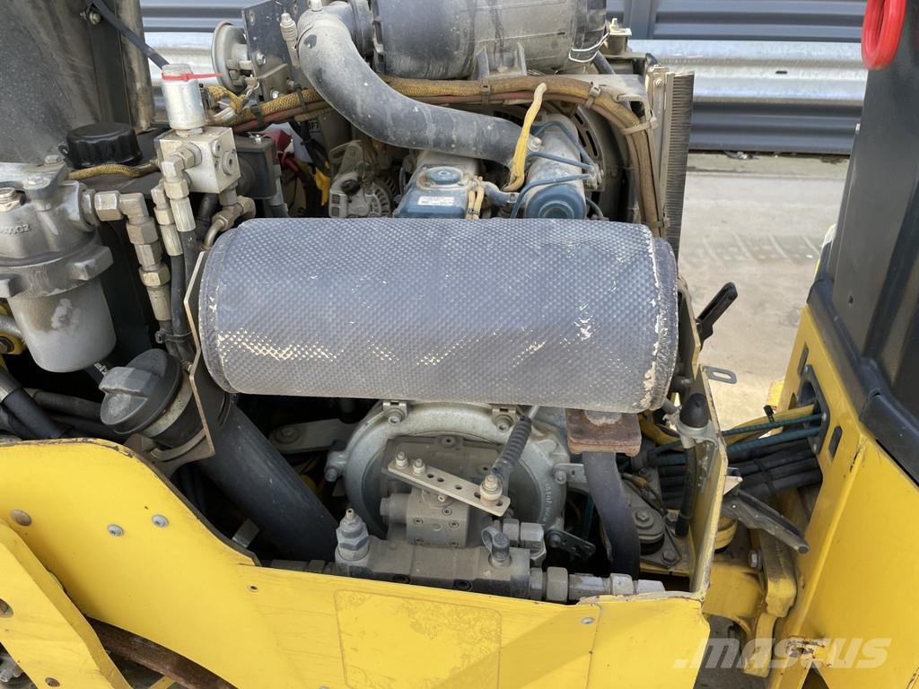 Bomag BW 100 AD-5 مداحل ثنائية الاسطوانة