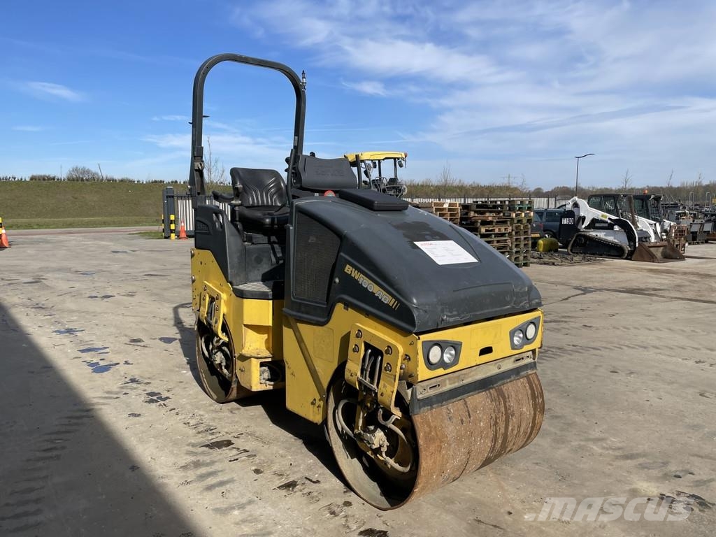 Bomag BW 100 AD-5 مداحل ثنائية الاسطوانة