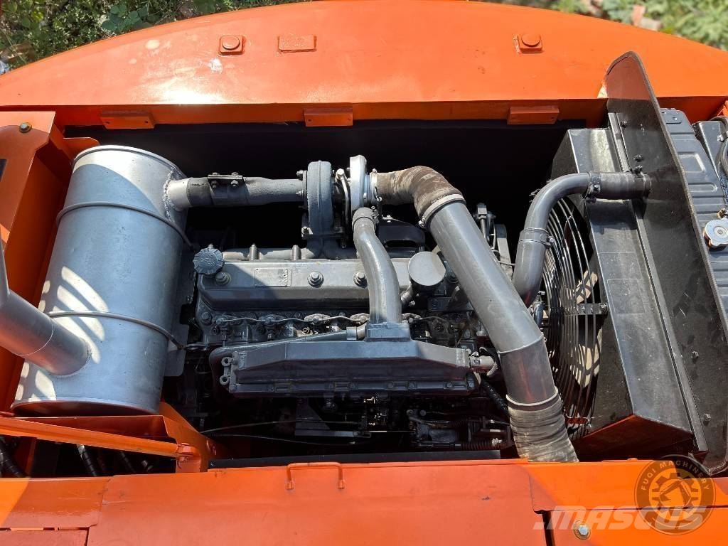 Doosan DH 210 W-7 Ekskavatori uz riteņiem