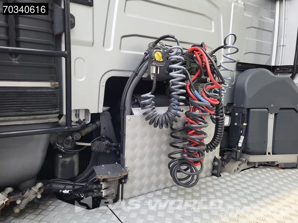 Volvo FH16 650 6X2 XL Full-Air I-ParkCool 2x Tanks Lift+ Vilcēji