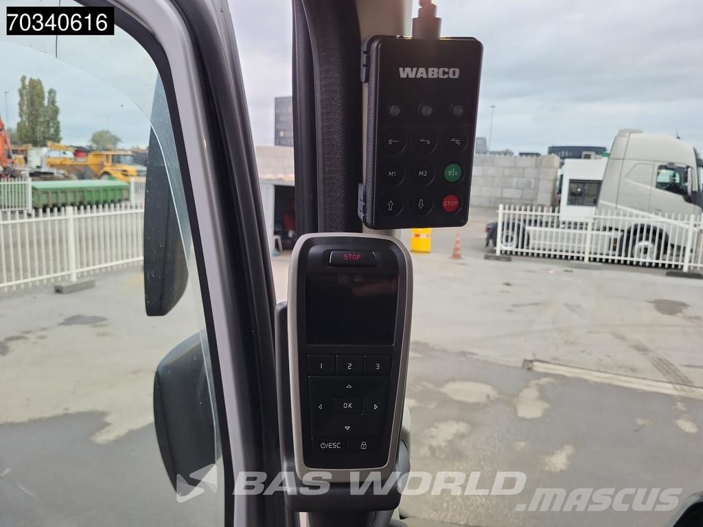 Volvo FH16 650 6X2 XL Full-Air I-ParkCool 2x Tanks Lift+ Vilcēji
