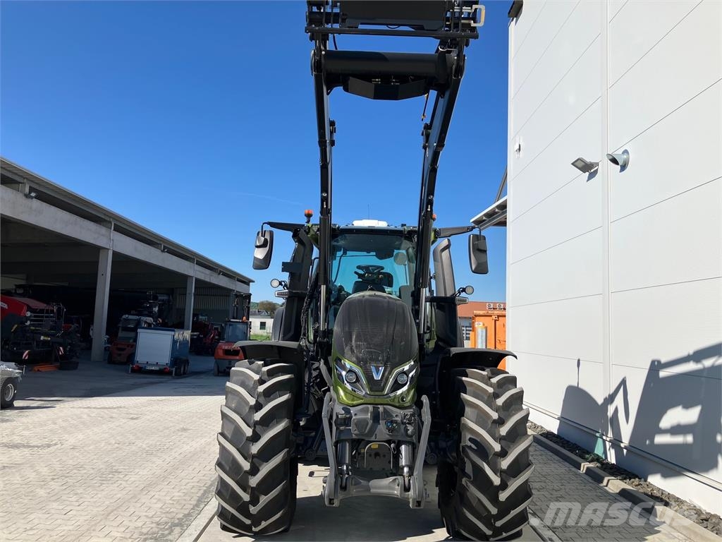 Valtra Q 285 الجرارات