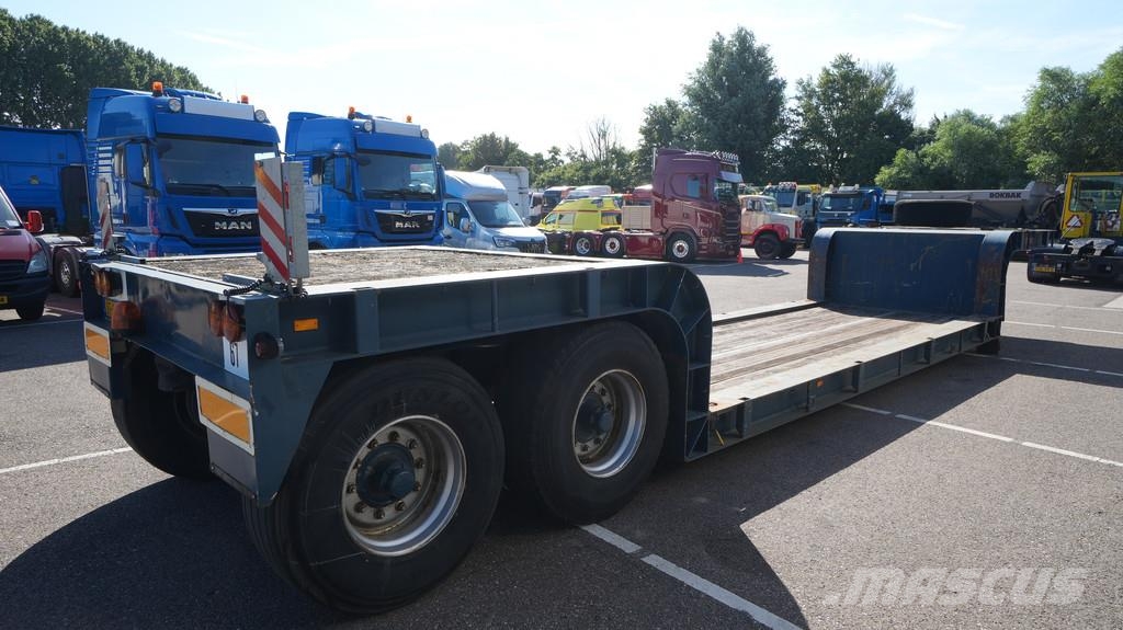 Nooteboom 2 axle low loader Låg lastande semi trailer
