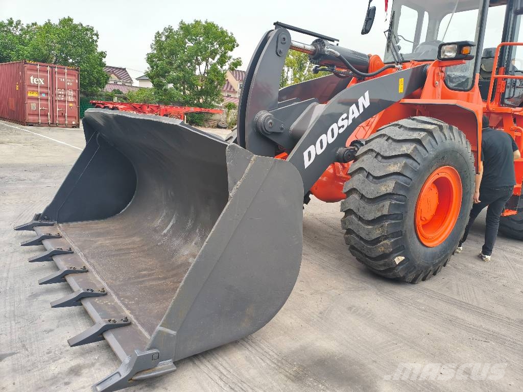 Doosan DL 505 轮式装载机