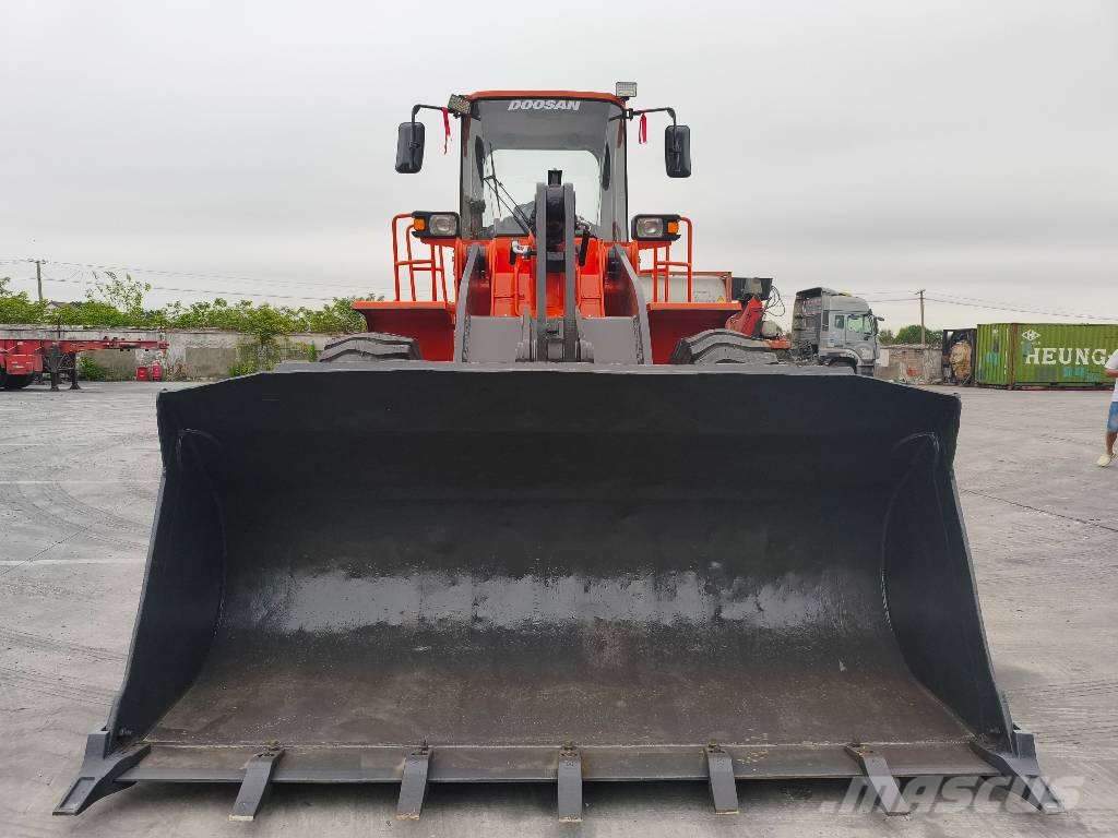 Doosan DL 505 轮式装载机